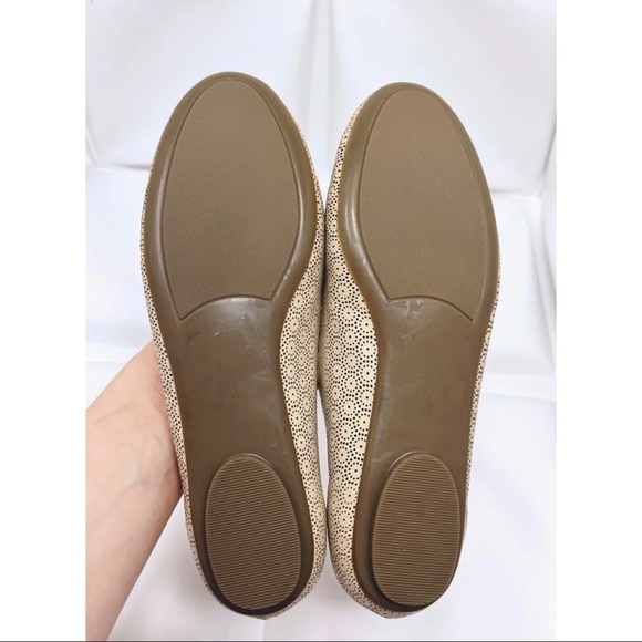 Vaneli Women Sz 8 W Nude Scalloped Perforated Leather Ballet Flats Shoe NEW - Picture 7 of 7